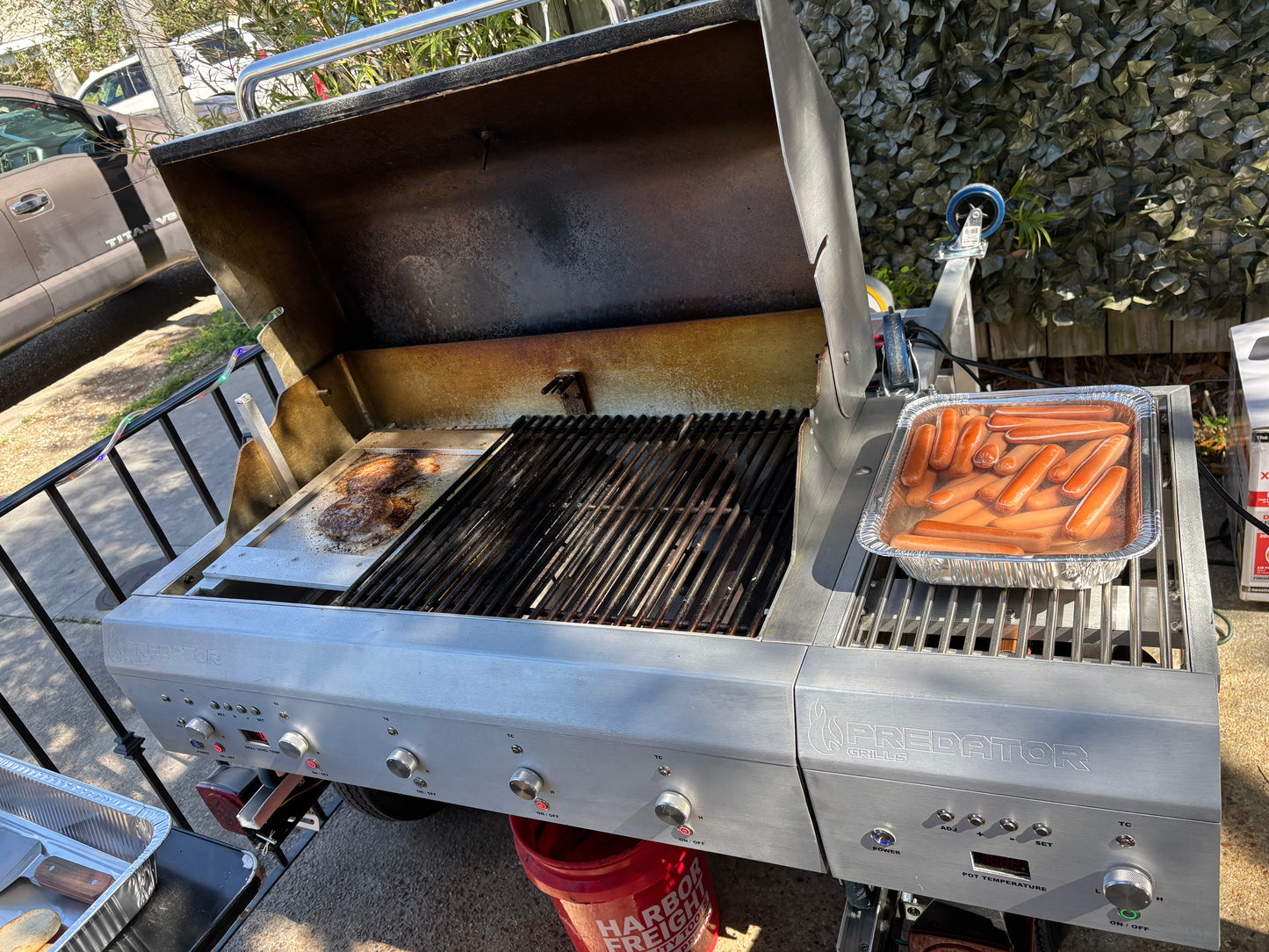 Predator Grills Towable Gas Commercial Outdoor Grill.